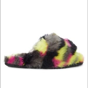 Sorel Go Mail Run Fluffy Slipper